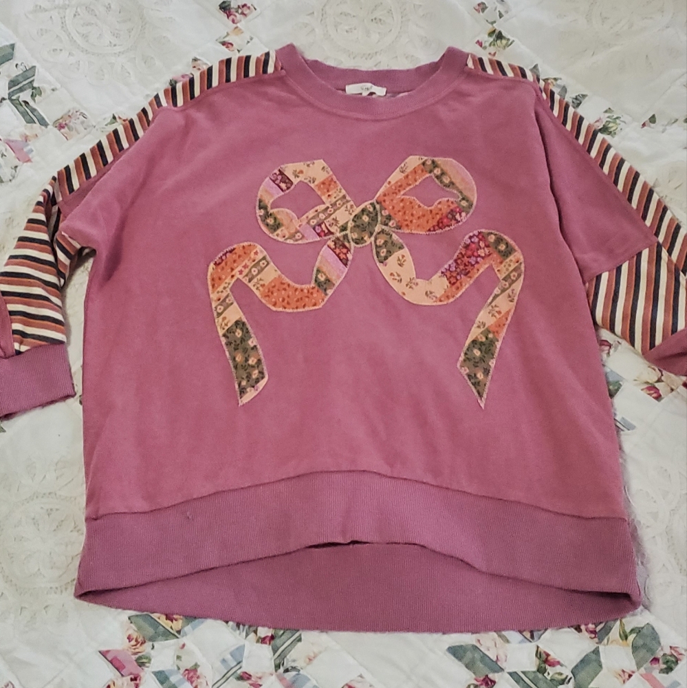Easel Patchwork Bow 3/4th Sleeve Top - Picture 4 of 10
